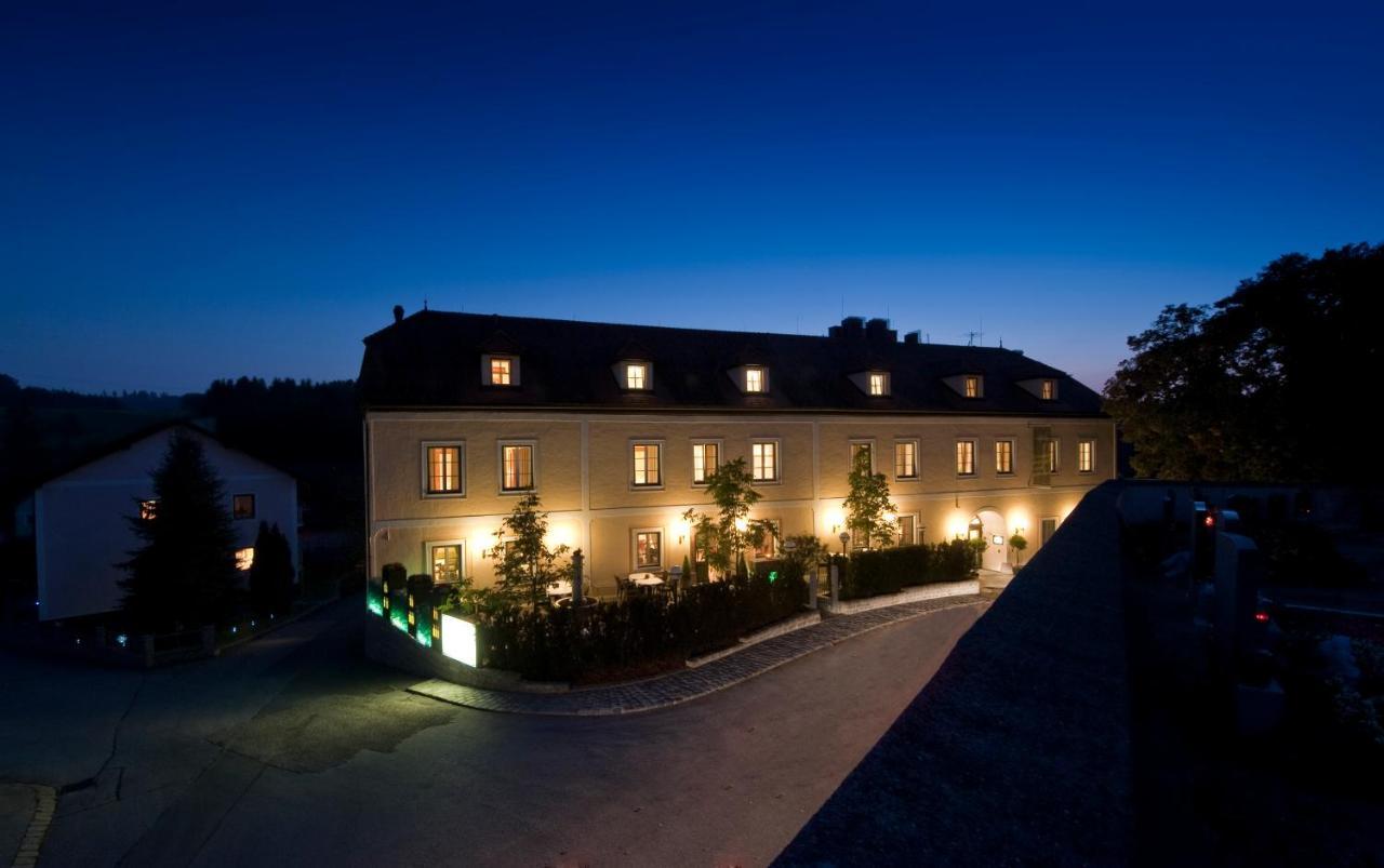 Landgasthof Winter Ardagger Stift Exterior photo